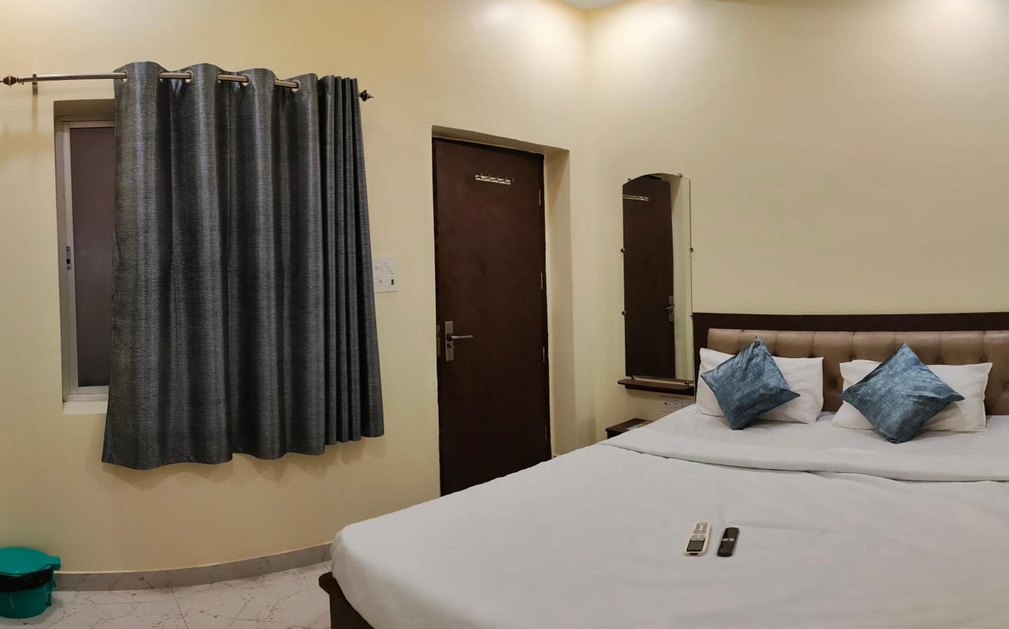 Ganga Sparsh Hotel Varanasi Luaran gambar