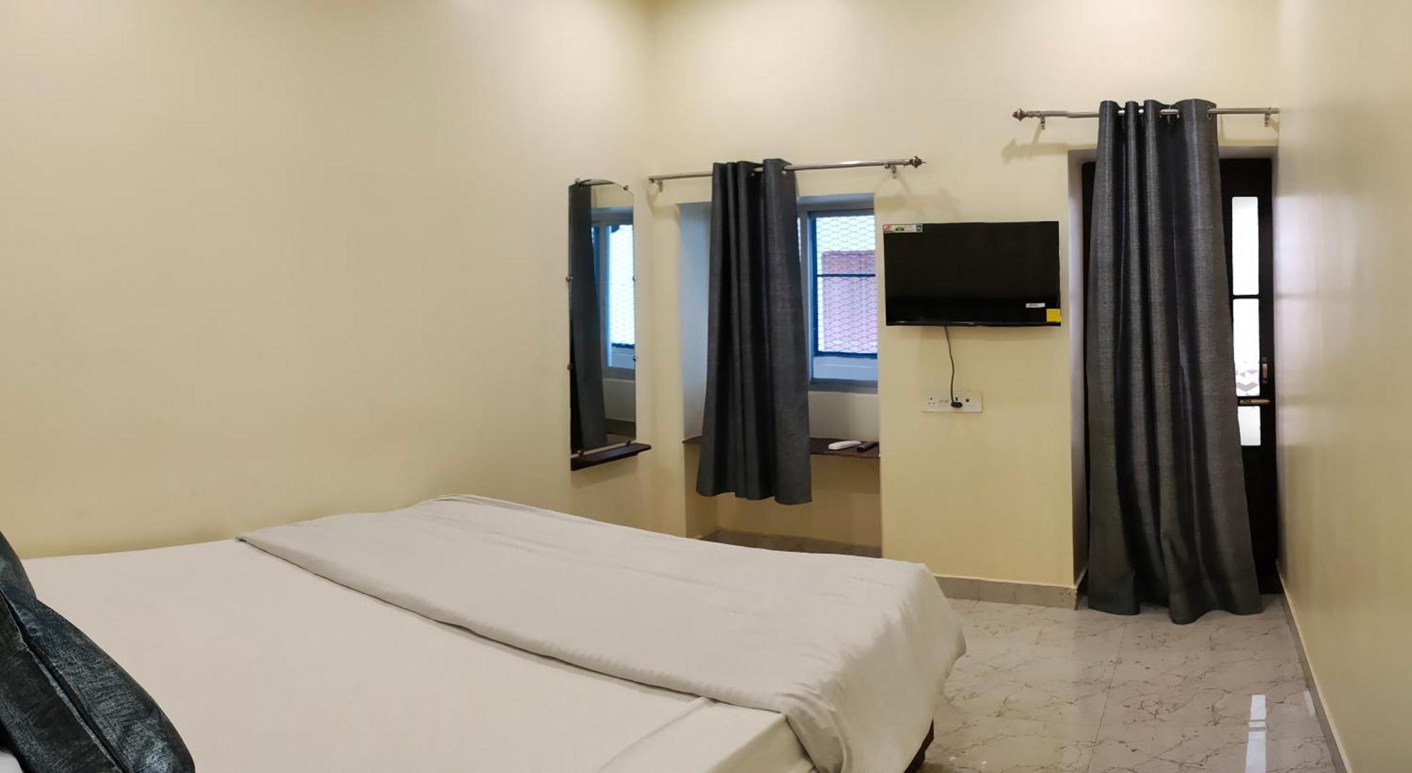 Ganga Sparsh Hotel Varanasi Luaran gambar